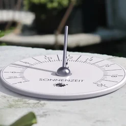 Discount Waschbär HORA Sonnenuhr.