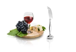 Waschbär Käsemesser mit Standfuß.