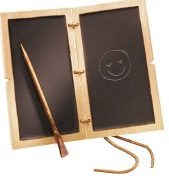 Online Waschbär Römische Schreibtafel mit Bronzegriffel.