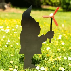 Waschbär Zwerg mit Windrädchen.